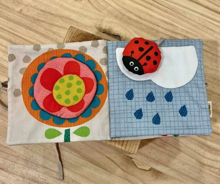 Panel de tela The Book Bug