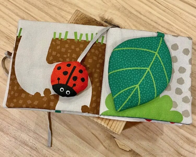 Panel de tela The Book Bug