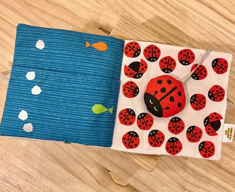 Panel de tela The Book Bug